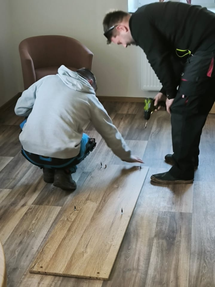 Příprava dílů montáže nového nábytku